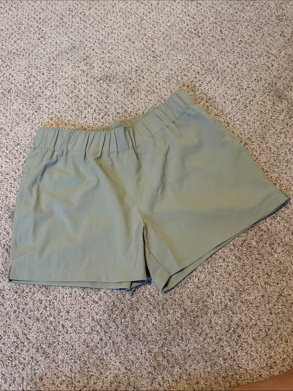Columbia PFG Unlined Light Sage Green Shorts Size Medium Outdoors Gorpcore